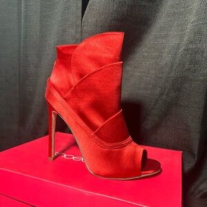 Jojo red heels